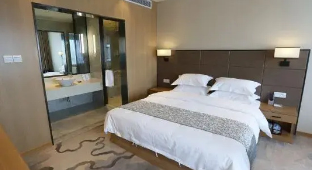 Luksusowy suite Fourseas Holiday Hotel
