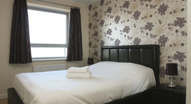 2 Bed Modern Apartment-Wilmington Close