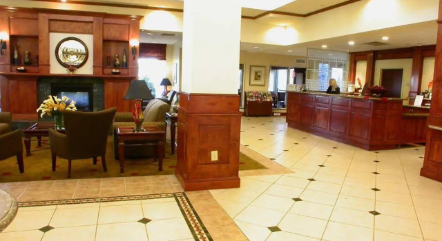 Four Points by Sheraton Fayetteville Fort Bragg, Забронировать Отель Форт-Брэгг Северная Каролина