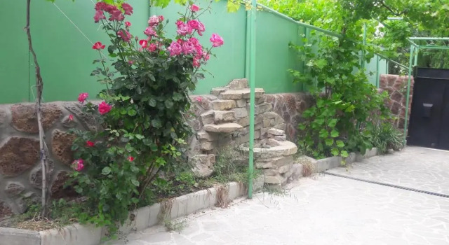 House with unique cellar, Prenota Hotel Hotel a Tbilisi con parcheggio, Parcheggio