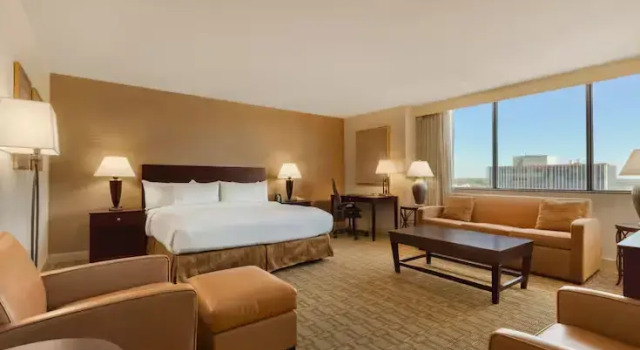 Номер Deluxe Hilton Fort Wayne at the Grand Wayne Convention Center