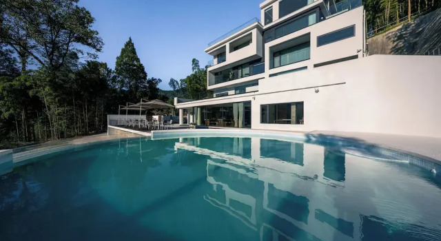 Wild Persimmon Warm Soup Homestay, Prenota Bed & breakfast Hotel a Huzhou con piscina, Piscina