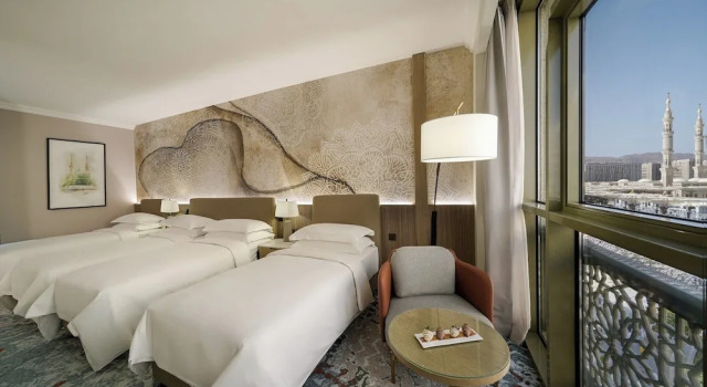 Четырёхместный номер Rotana Al Manakha Madinah