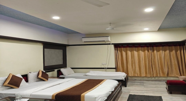 Семейный номер Standard Hotel Ambaji International