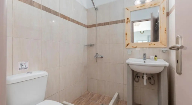 Семейный люкс с джакузи Superior Gizis Cliffside Suites