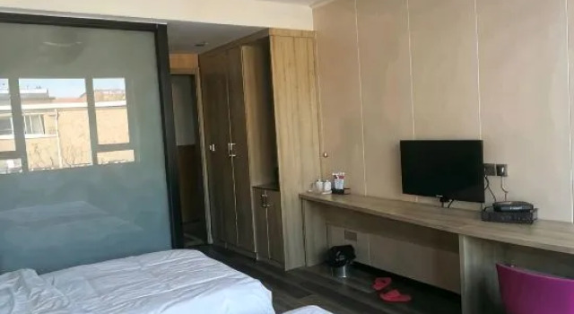 Кровать в общем номере (мужской номер) Yuhuai Hotel Shanghai