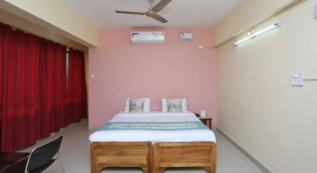 Номер Standard OYO 9246 Paradise Inn