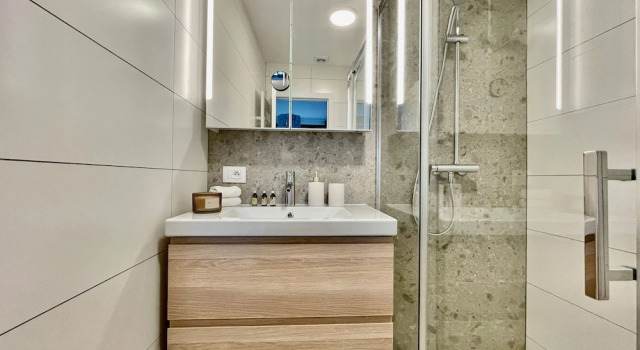 Апартаменты Deluxe OneLuxStay near Fashion District