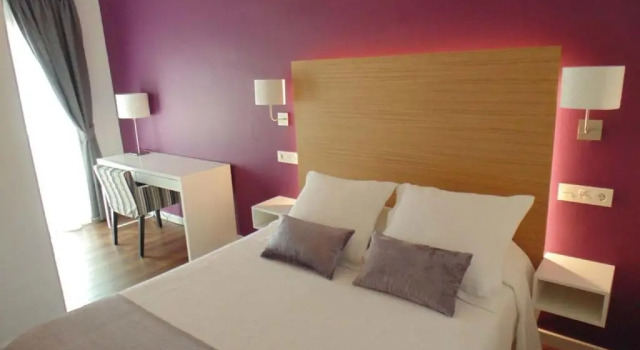 Двухместный номер Standard с балконом и с видом на море Hotel Llorca