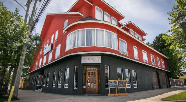 Darwin Hotel, Забронировать Отель Пуэрто-Наталес область Магальянес, рядом с Yungay Square
