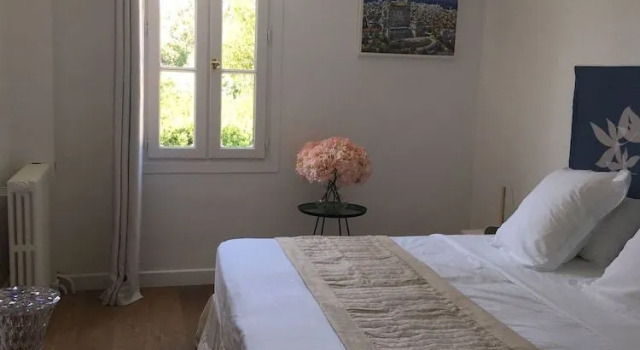 Villa Clos de la Source, Забронировать Вилла Отели Марселя с парковкой, рядом с Национальный театр Марселя Ла Крие, Парковка