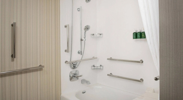 Четырёхместный номер Standard Courtyard by Marriott Portland East