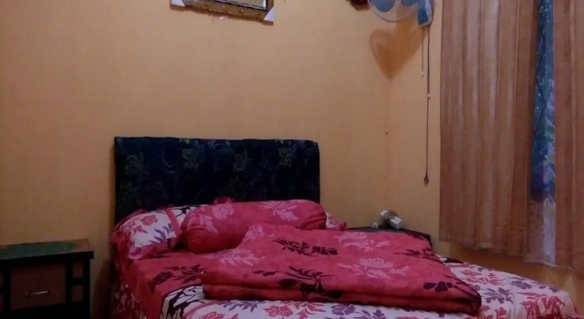 3 makuuhuonetta Villa Kota Bunga F