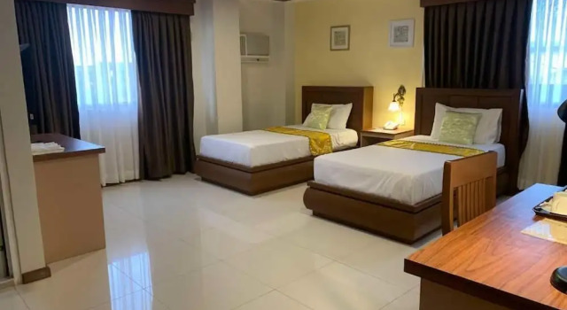 Surigao Royal Regency Suites, Prenota Hotel Surigao Mindanao