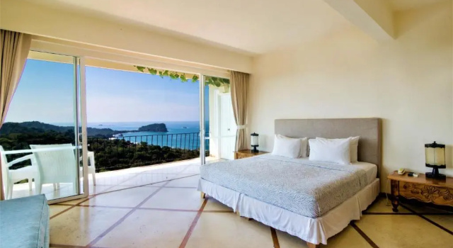 Номер Premier с красивым видом из окна Hotel La Mariposa