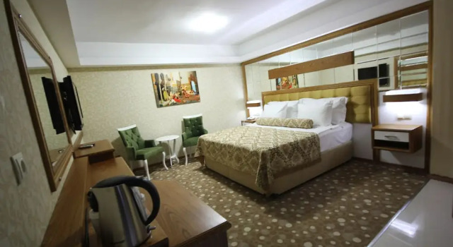 Номер Standard с балконом Grand Corner Boutique Hotel