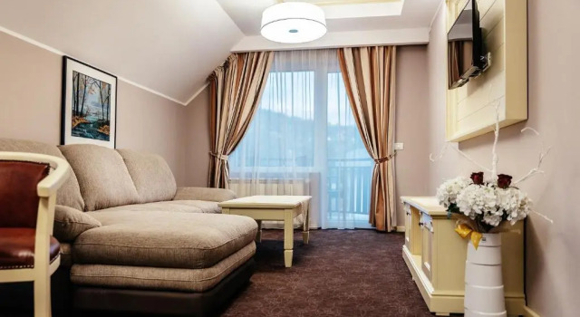 Nord Hotel, Varaa Hotelli Hotellit Carpathians - Romania uima-altaalla, Uima-allas