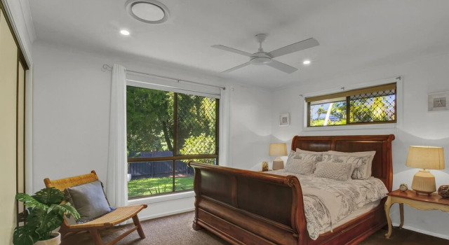 Endless Summer Beach Retreat-pet friendly, walk to shops, Забронировать Отель Нуса-Хедс Noosa, рядом с Girraween Nature Refuge