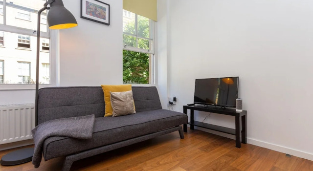 1 Bedroom Apartment In Fitzrovia Sleeps 4