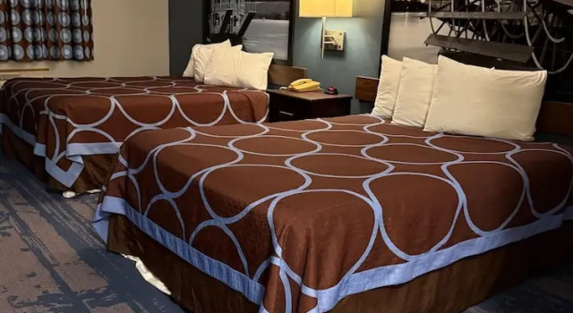 Четырёхместный номер Standard Northwood Inn - Prairie Du Chien