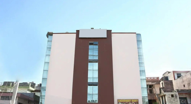 OYO 4729 K K Residency, Prenota Hotel Hotel a Chandigarh Region con piscina, Piscina