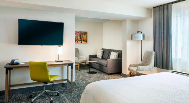 Люкс Fairfield Inn & Suites by Marriott Providence Airport Warwick