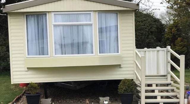 14 South Happy Days - Sleeps 6 Pet Free Caravan