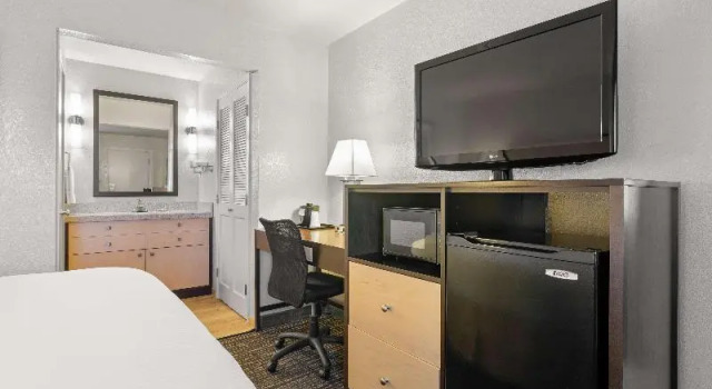 Номер Standard с балконом Best Western Petaluma Inn