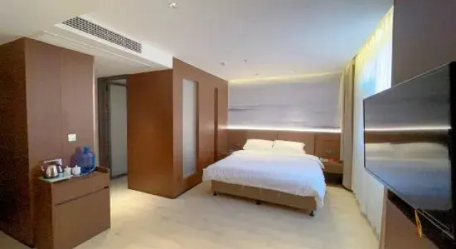 Люкс Century Wind Hotel (Luohe Convention and Exhibition Center Store)