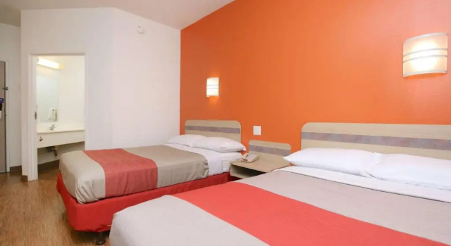 Четырёхместный номер Deluxe Motel 6-Colchester, VT - Burlington