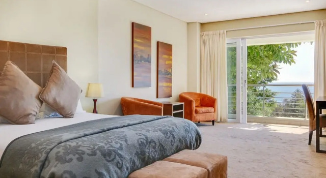 100 Geneva Drive, Забронировать Отель Отели Cape Peninsula с бассейном, Бассейн
