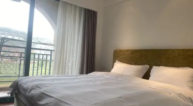 Люкс с 2 комнатами с видом на озеро Fuxian Lake Shisanyue Homestay
