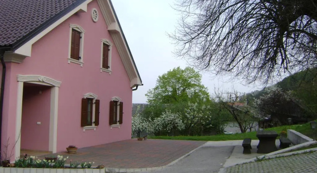 Merkež Guest House, Book Guesthouse Hotels in Posavje with Breakfast, Breakfasts