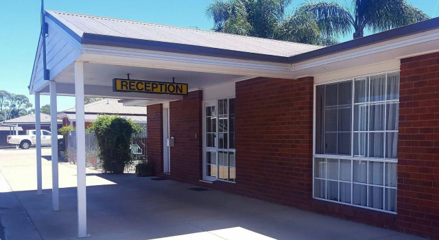 Centrepoint Motel Deniliquin, Забронировать Мотель Отели Дениликуин 4 звезды, рядом с Островной заповедник, 4*