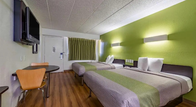 Standard Vierer Zimmer Days Inn by Wyndham Cincinnati I-71