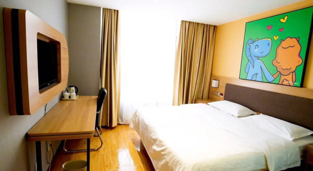 JUNYI Hotel Shandong Qingdao Huangdao District Shiyou University, Prenota Hotel Hotel a Shandong con parcheggio, Parcheggio