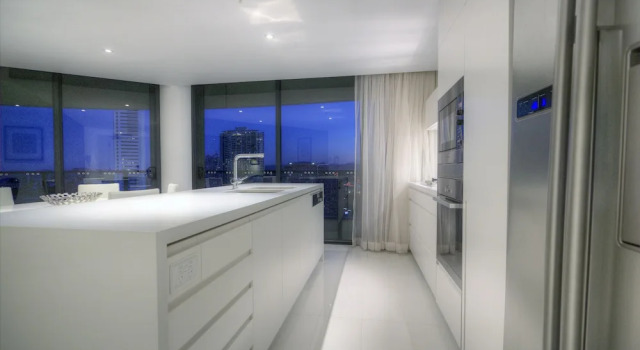 Апартаменты Deluxe с 2 комнатами с балконом и с видом на океан Oracle Boulevard - Private Apartments