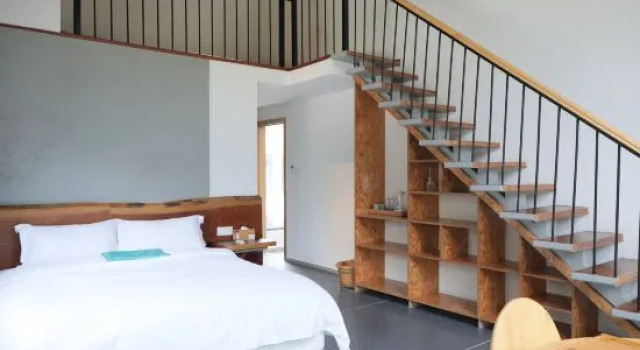 Люкс Дуплекс с видом на внутренний двор Guangzhou Shijian Xiangjing Qixidi Homestay
