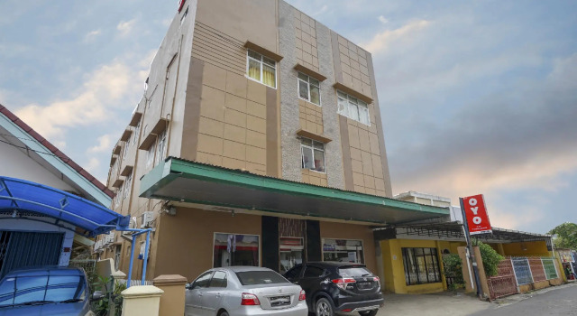 OYO 2255 Hotel Triantama, Rezervovat Hotel Hotely v Palembang s parkováním, Parkování