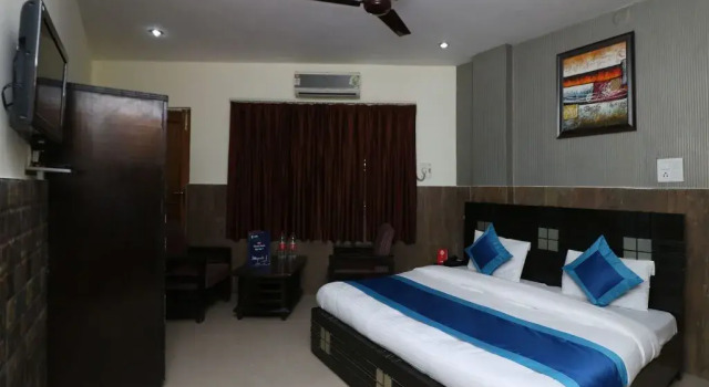 Hotel Dev Palace, Rezervovat Hotel Rišikéš Uttarakhand
