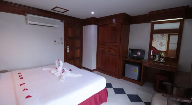 Номер Superior Taj Phuket Inn