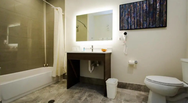 Четырёхместный номер Standard Palace Inn Blue US-59 & Gessner