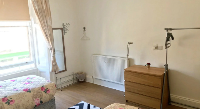 233 Leith Apartment, Забронировать Апартаменты/квартира Отели Лотиан с парковкой, Парковка