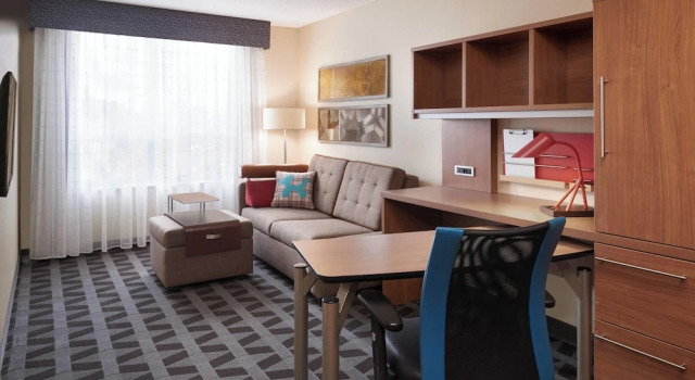 Люкс c 1 комнатой TownePlace Suites by Marriott Windsor