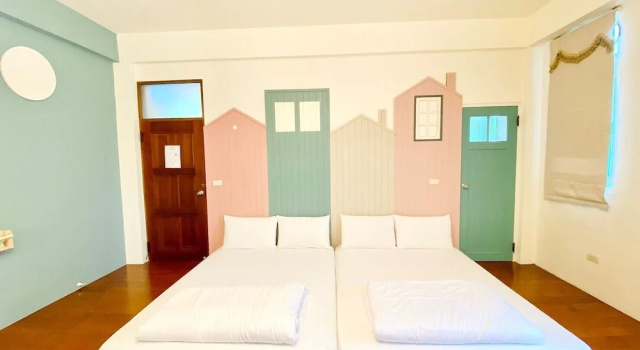 Четырёхместный семейный номер Standard с балконом Village Villa B&B