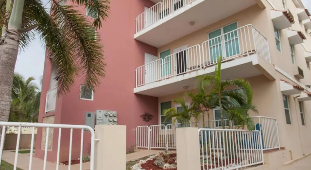 Апартаменты Ocean Terrace 202 - a block from Sandy Beach