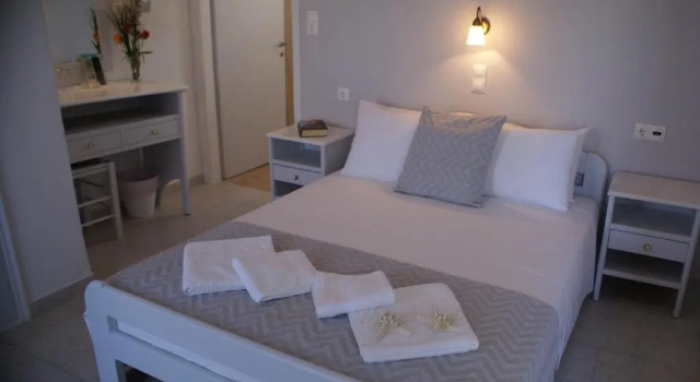 Corali Beach Hotel, Prenota Hotel Hotel a Ios con piscina, Piscina