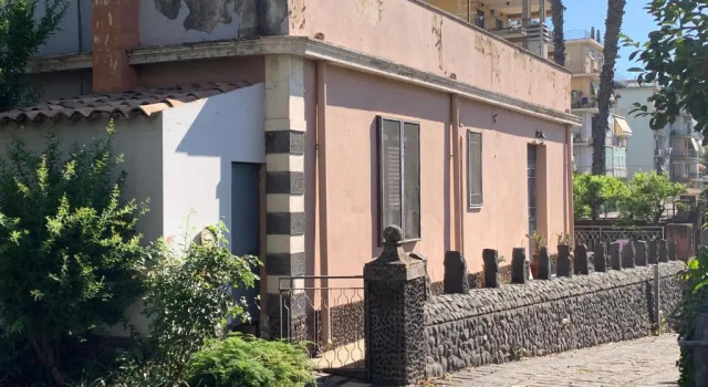 Коттедж Villa con piscina