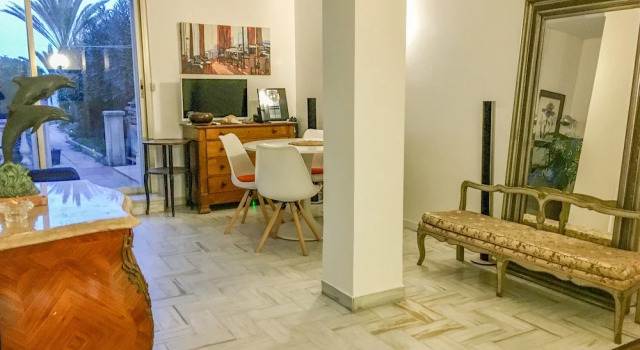 Authentic and beautiful one bedroom apartment with sea views