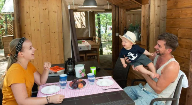 Тент с 3 комнатами Lago Idro Glamping Boutique